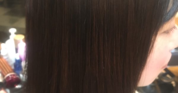 梅雨に負けない酸性縮毛矯正のご紹介です。