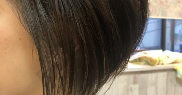 この夏オススメ!襟足スッキリボブで夏を楽しもう!