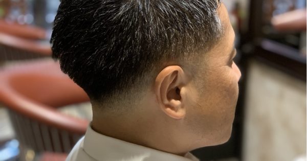 ビジネススタイルにもフェードを加えてオシャレにフォーマルにもいけるフェードカット