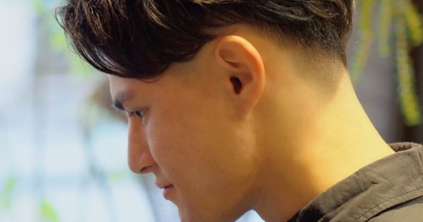 メンズカット、ビジネススタイル、モテるビジネスマンなら7.3気味に短めアップバング。