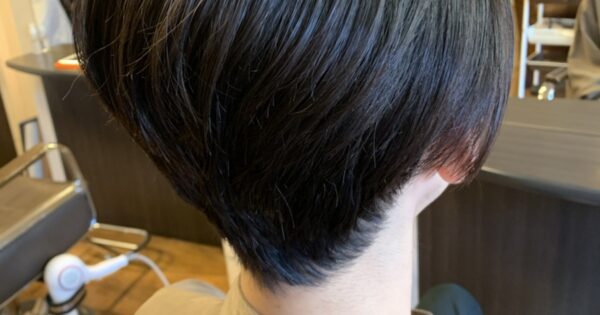 襟足スッキリなハンサムショートスタイル
