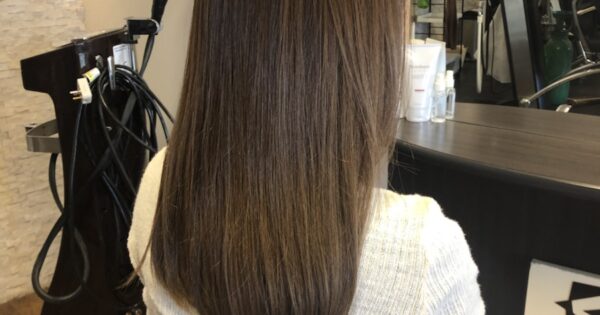 少しのうねり、まとまりやパサツキが気になる方は酸性トリートメントがオススメ!