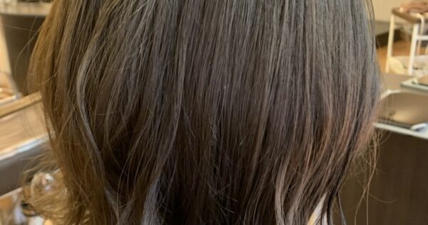 くびれシルエットで軽さと柔らかさを